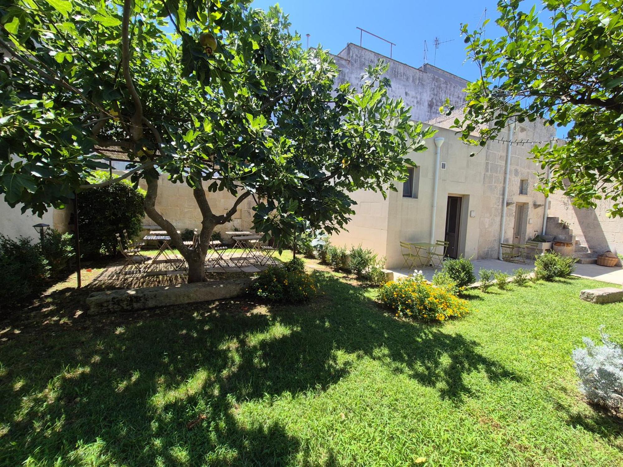 Casa Frea Dimora Storica Bed & Breakfast Мартано Екстериор снимка